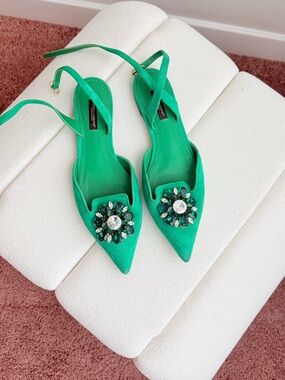 DOLCE&GABBANA Emerald Green Jeweled Slingback Flats – EU 38 | Pointed Toe |